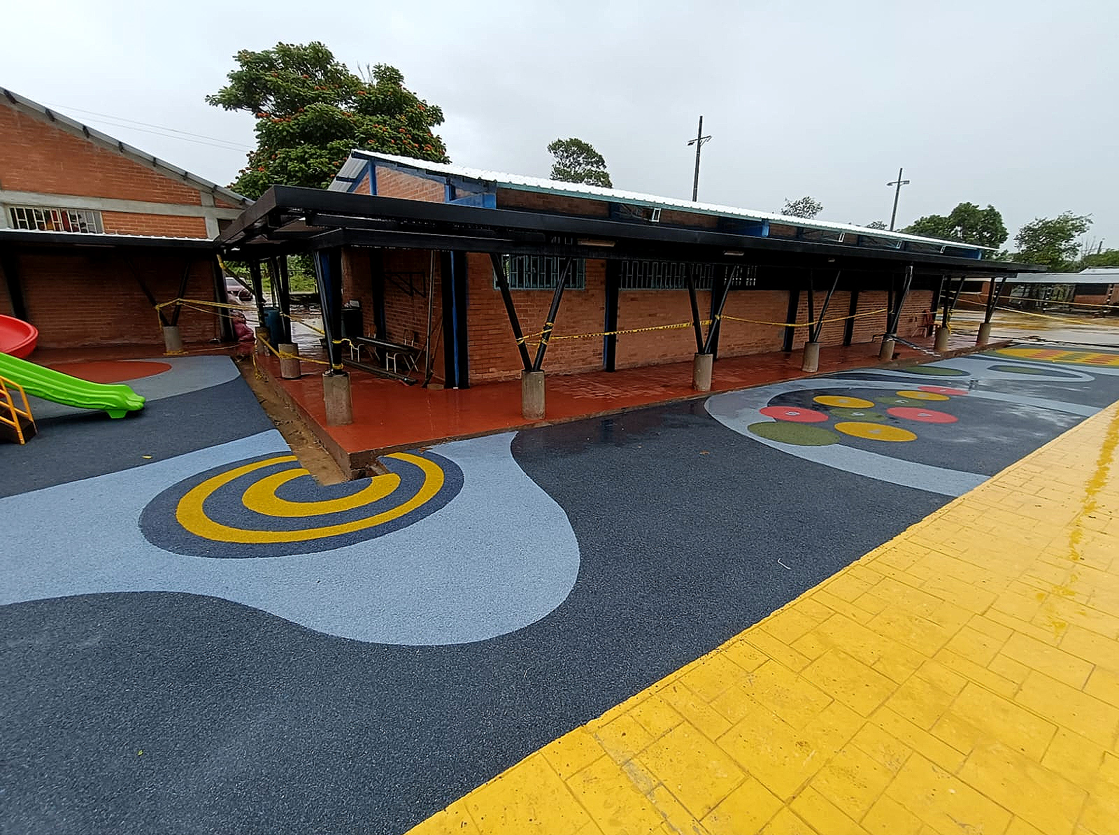 PISO PARA PARQUES INFANTILES